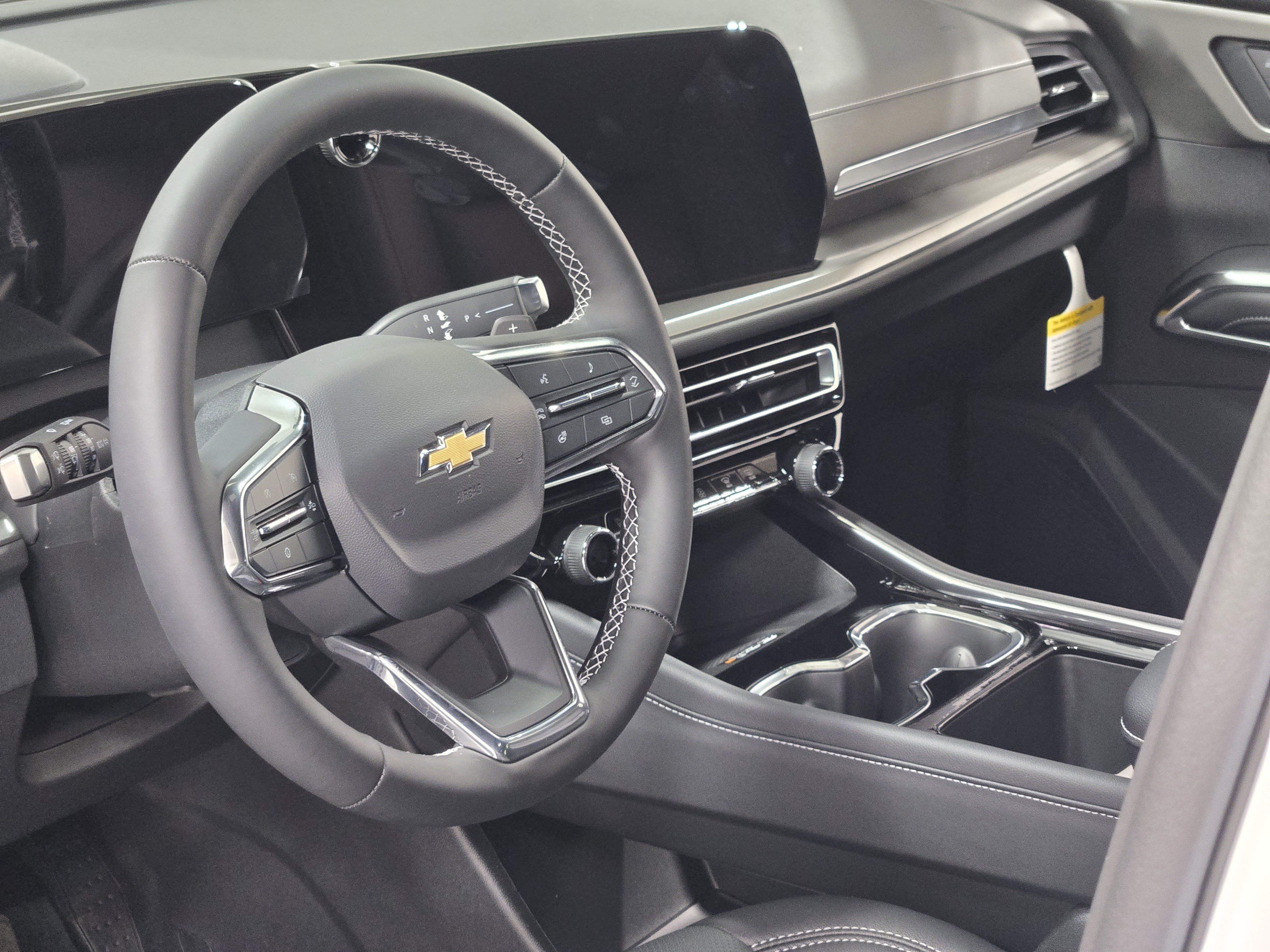 2027 Chevrolet Traverse LT - Photo 24