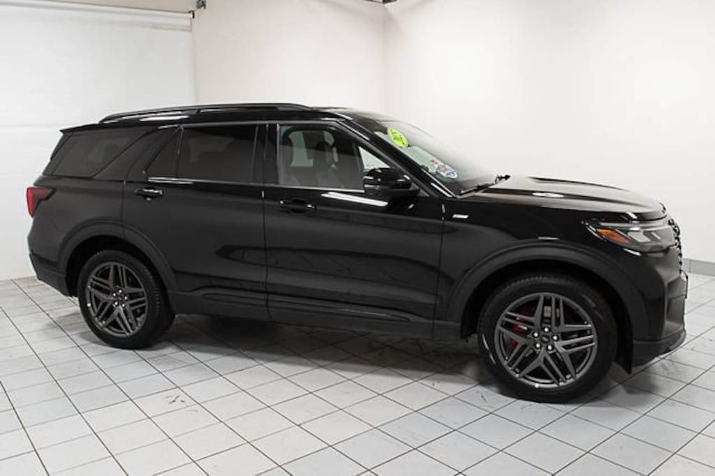 Used 2025 Ford Explorer ST-Line SUV