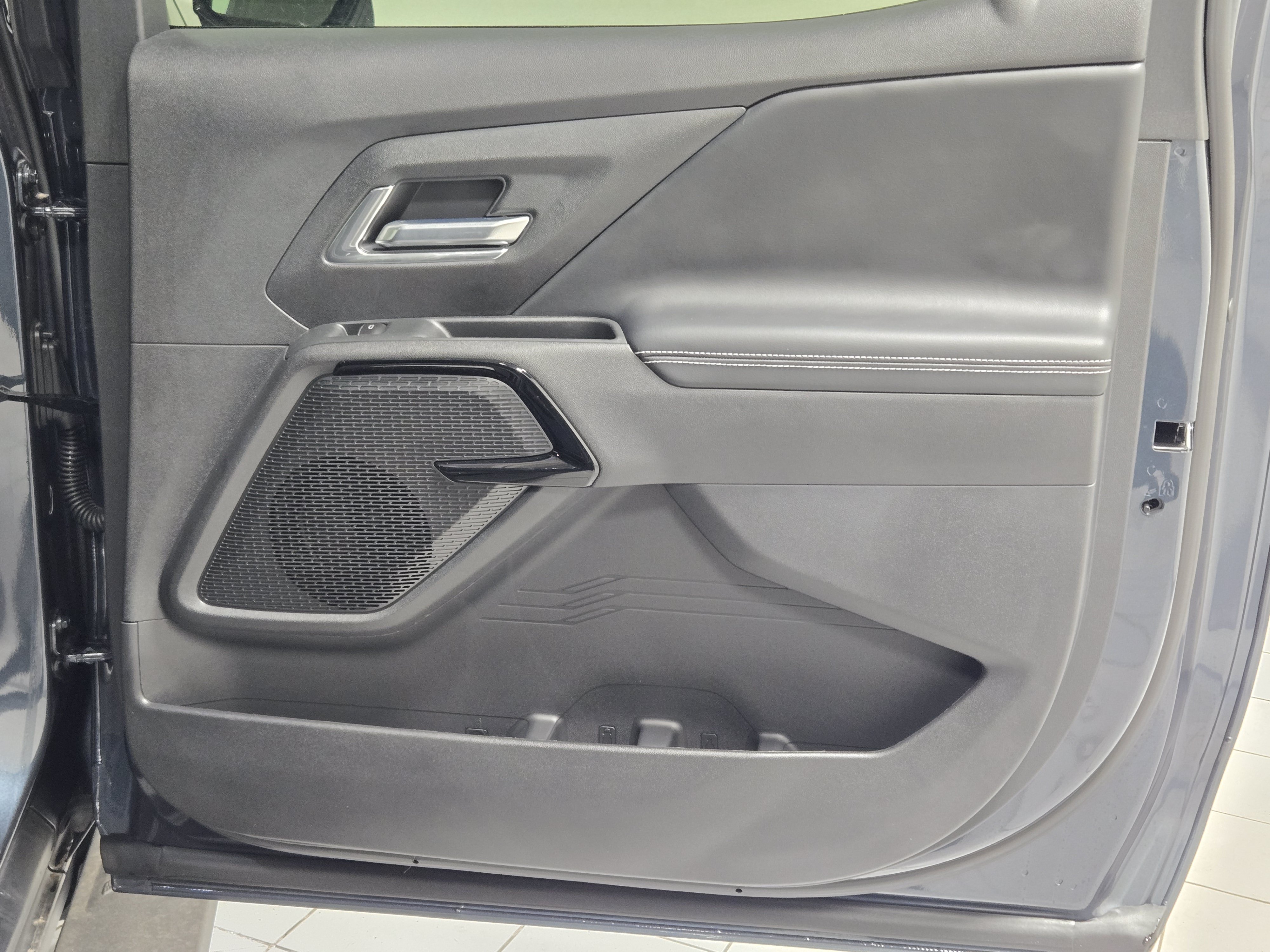 2026 Chevrolet Silverado EV LT - Photo 9