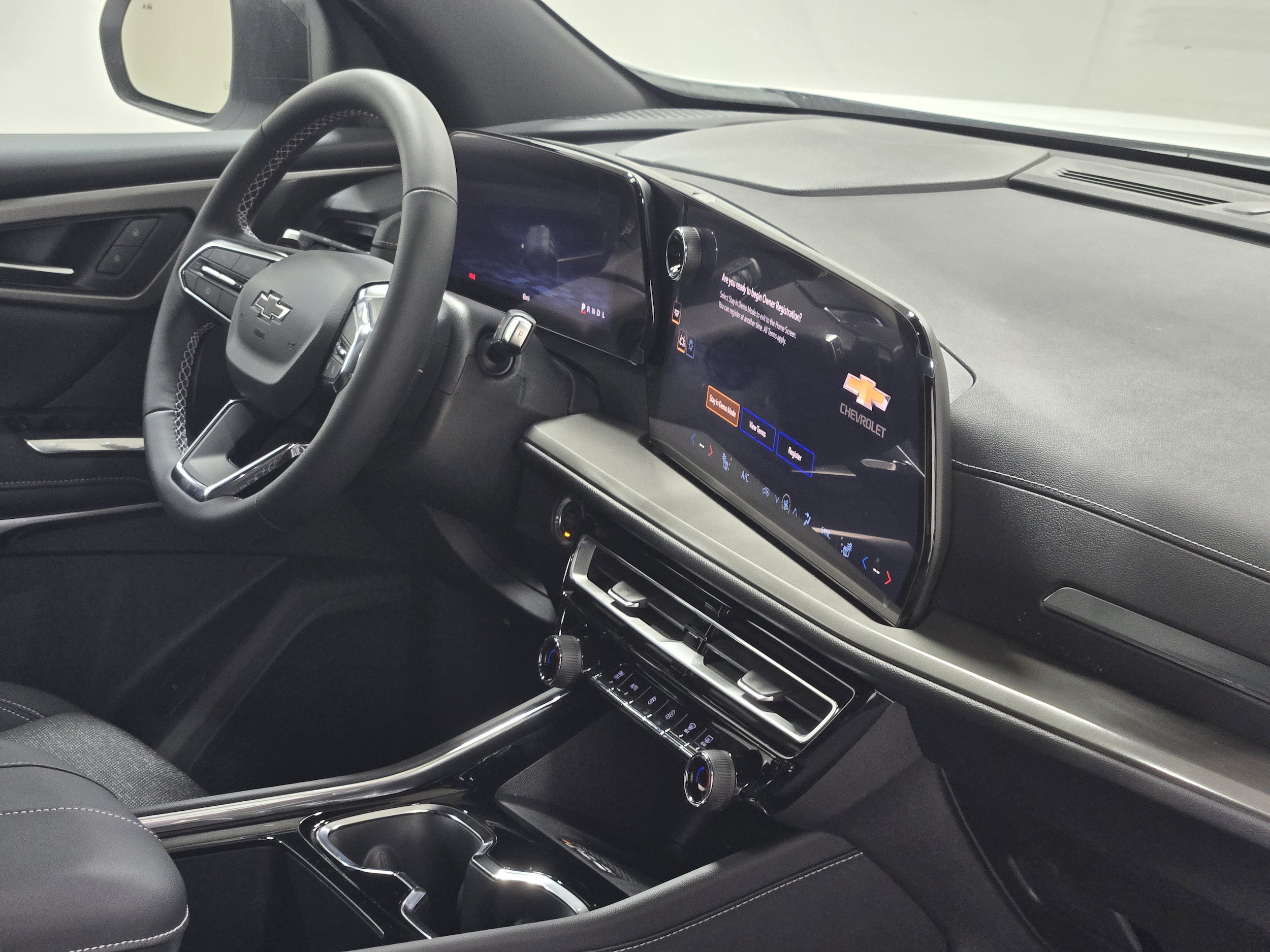 2027 Chevrolet Traverse LT - Photo 7