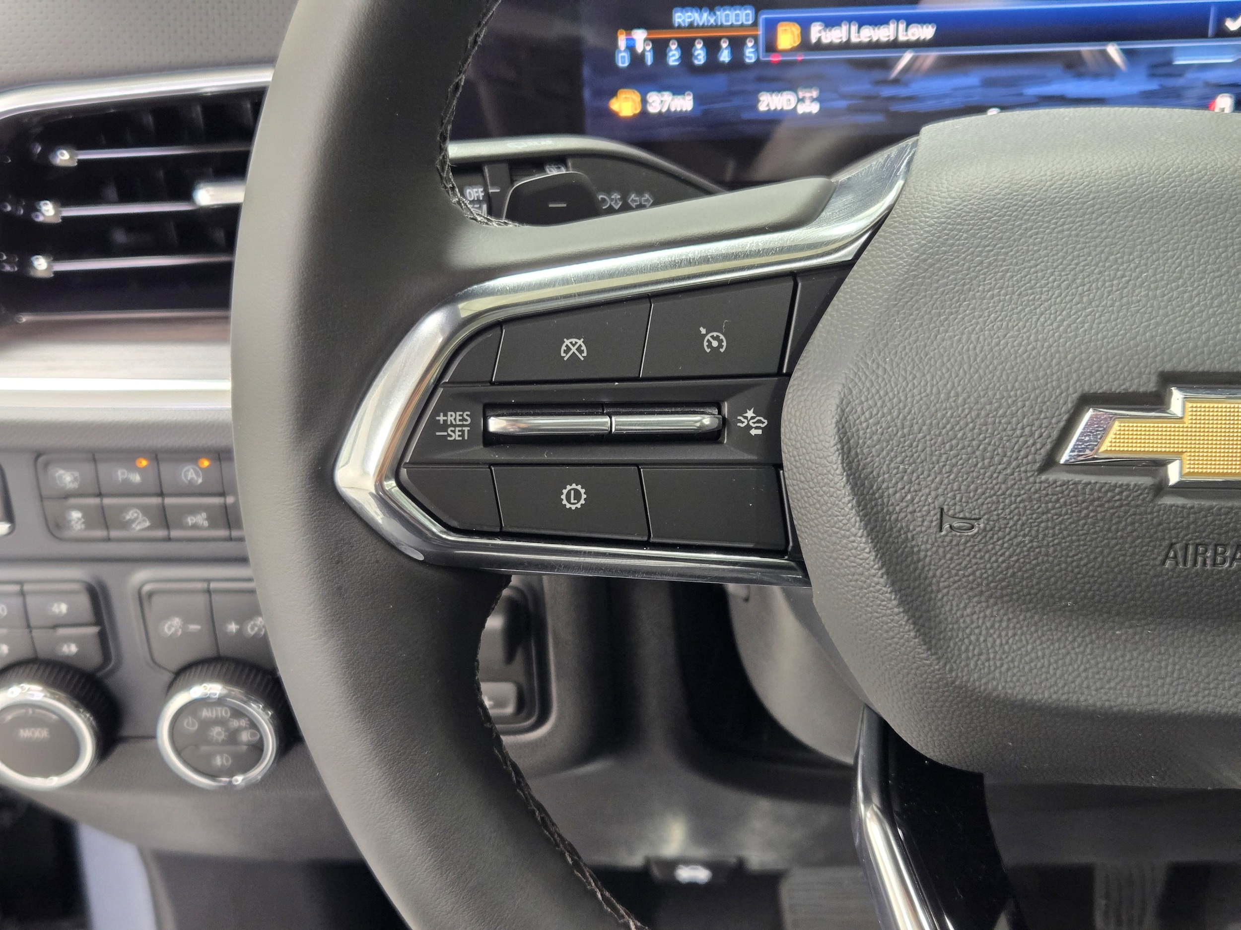 2026 Chevrolet Suburban Premier - Photo 32
