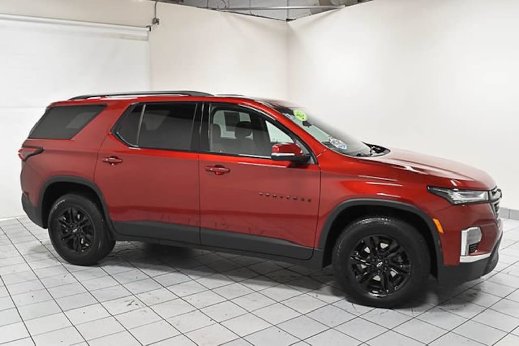 Used 2023 Chevrolet Traverse LT Cloth SUV