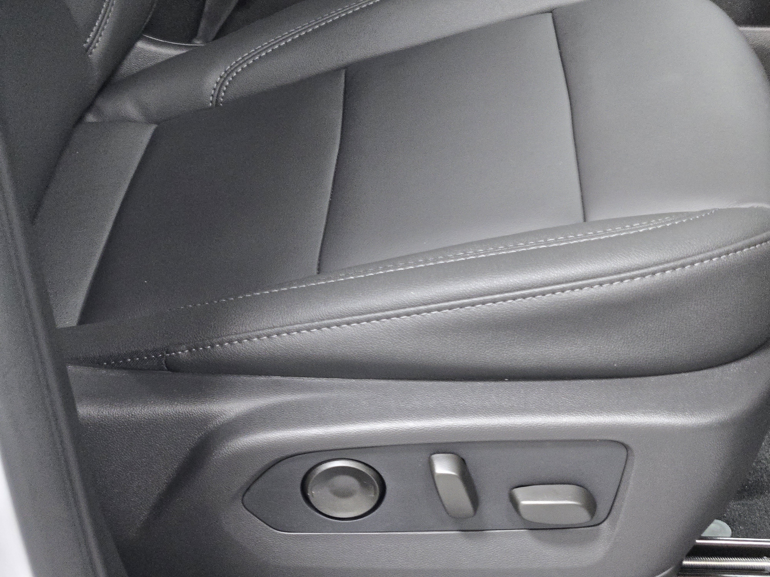 2026 Chevrolet Tahoe LT - Photo 7