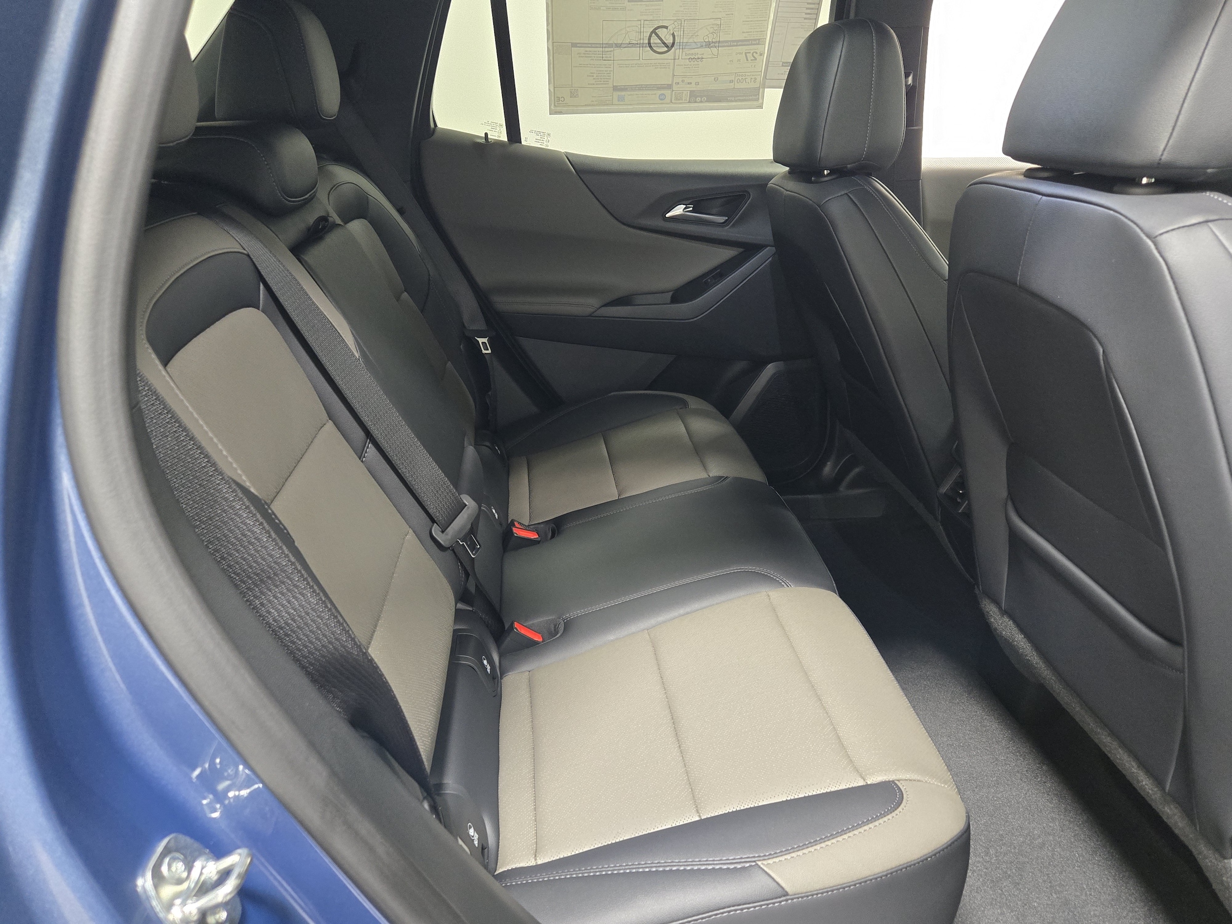 2027 Chevrolet Equinox LT - Photo 9