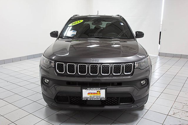 2023 Jeep Compass Latitude photo 2