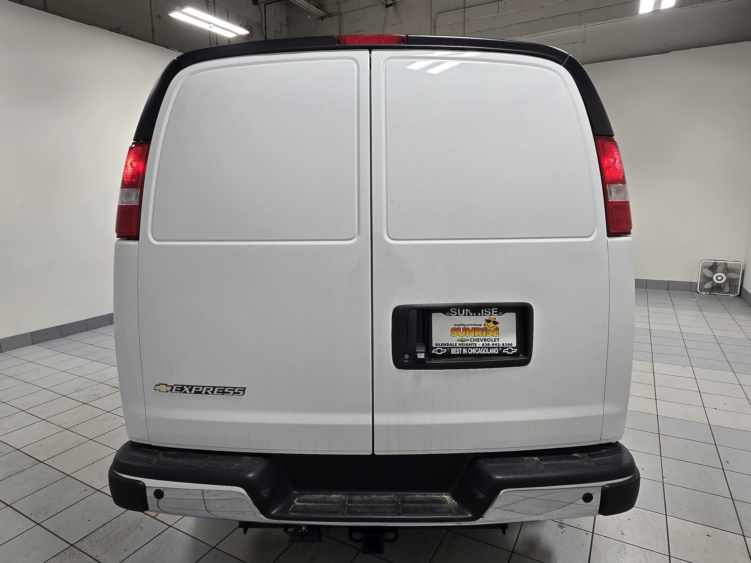 2025 Chevrolet Express Cargo Work Van - Photo 9