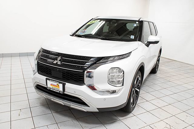 2024 Mitsubishi Outlander SE 2WD's photo