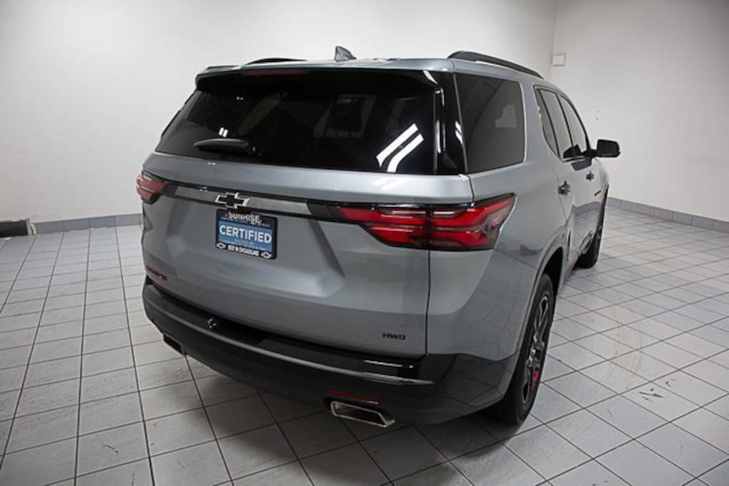 Used 2023 Chevrolet Traverse Premier SUV