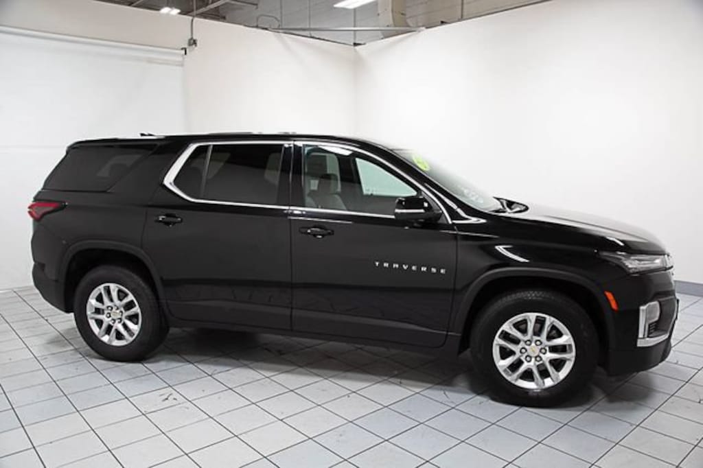 Used 2023 Chevrolet Traverse LS SUV