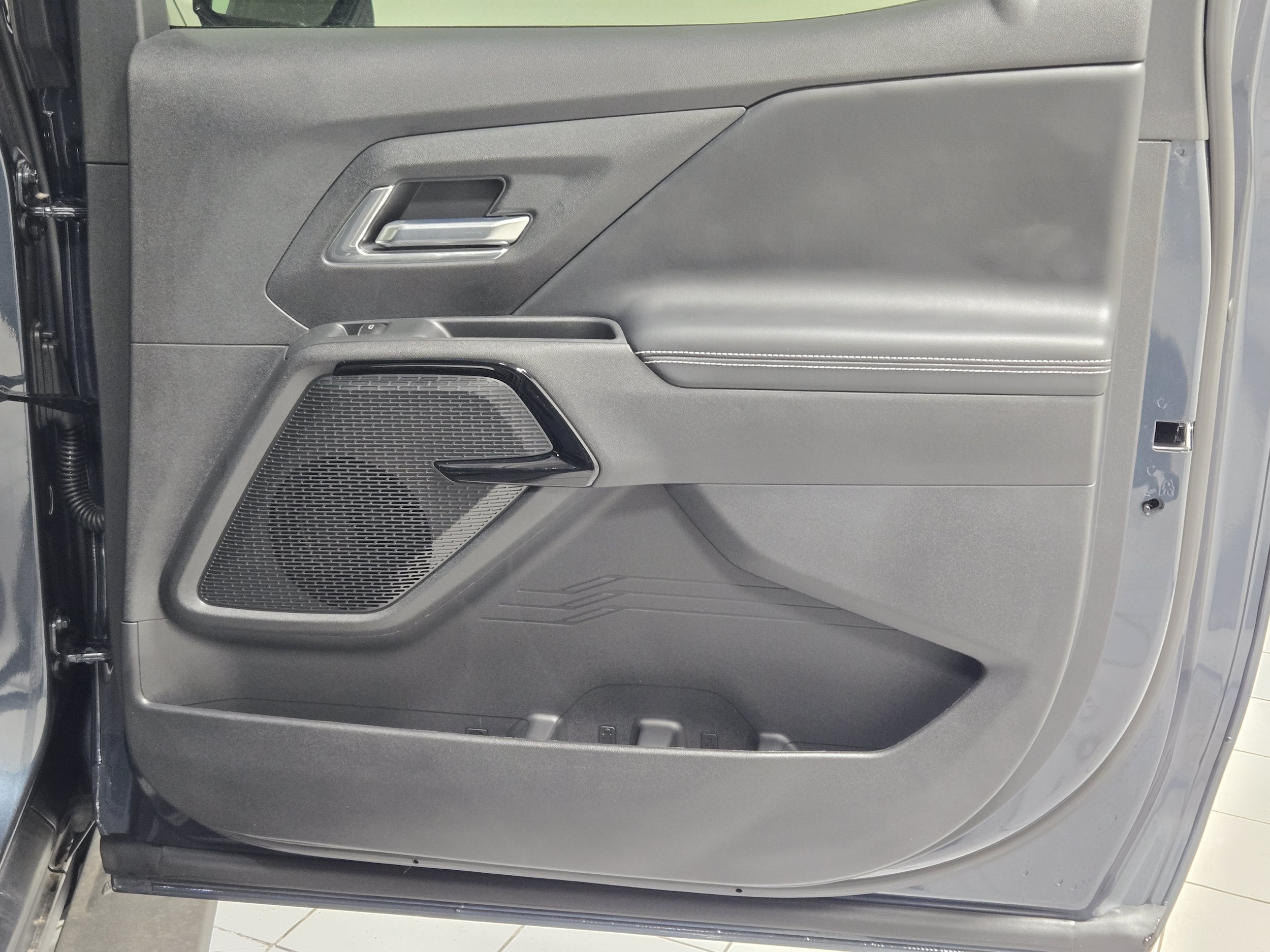 2026 Chevrolet Silverado EV LT - Photo 8