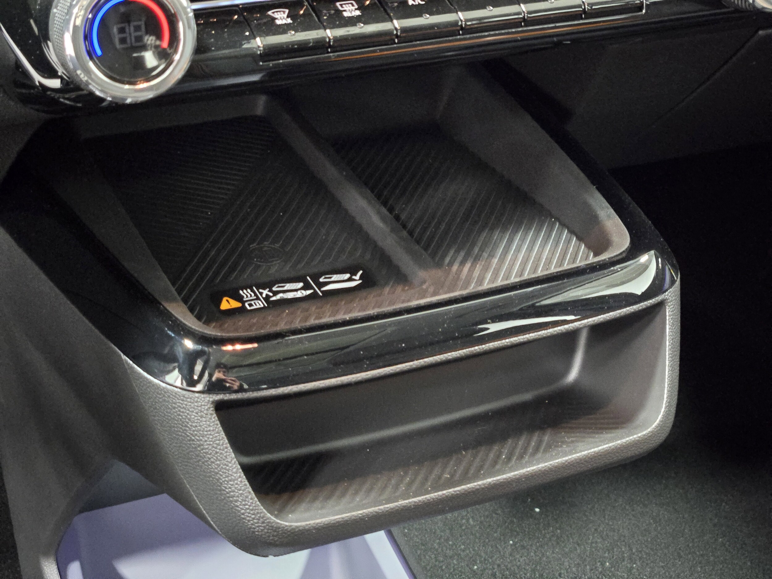 2027 Chevrolet Bolt RS - Photo 28