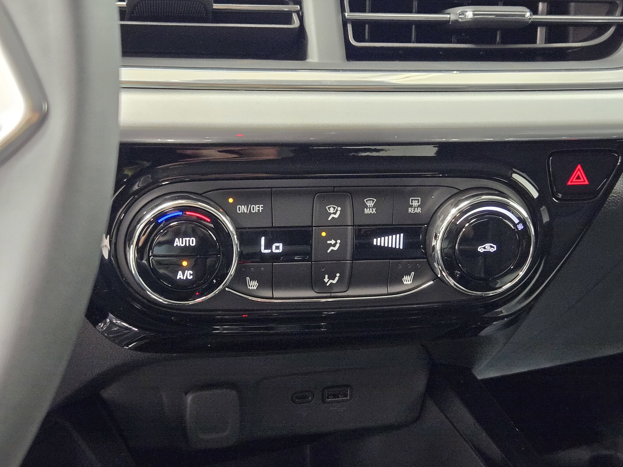 2026 Chevrolet Trax LT - Photo 25