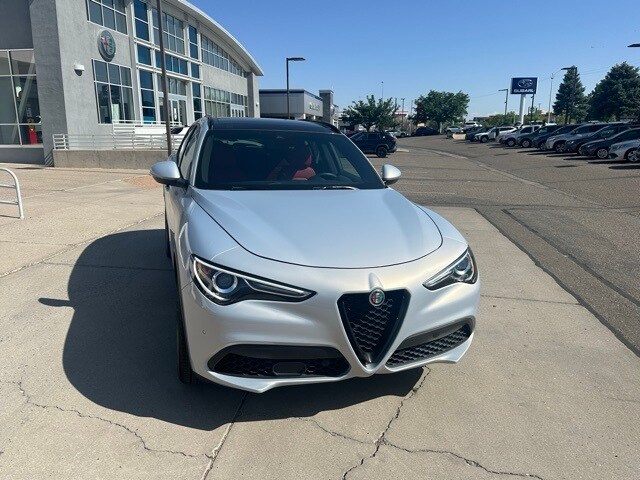 2022 Alfa Romeo Stelvio Sprint photo 2