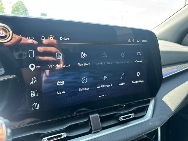 2025 Chevrolet Equinox LT - Photo 18