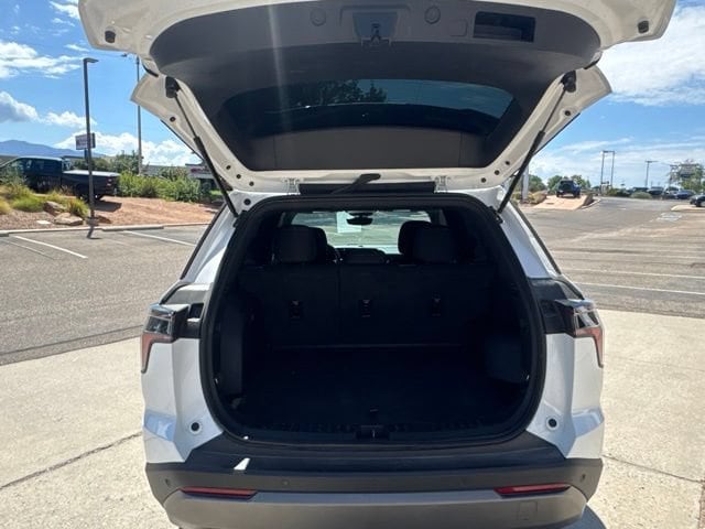 2025 Chevrolet Equinox LT - Photo 11
