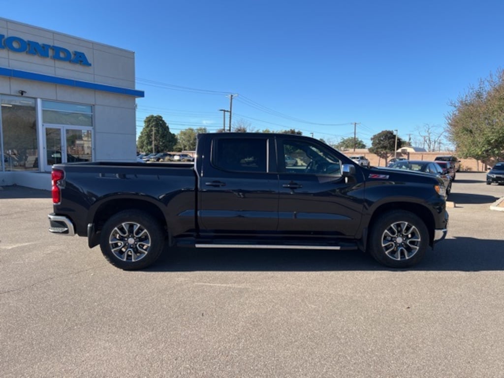 Used 2023 Chevrolet Silverado 1500 LT w/1LT Truck Crew Cab
