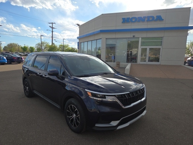 Used 2022 Kia Carnival LX Seat Pkg with VIN KNDNB4H36N6061587 for sale in Albuquerque, NM