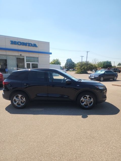 2025 Ford Escape ST-Line AWD's photo