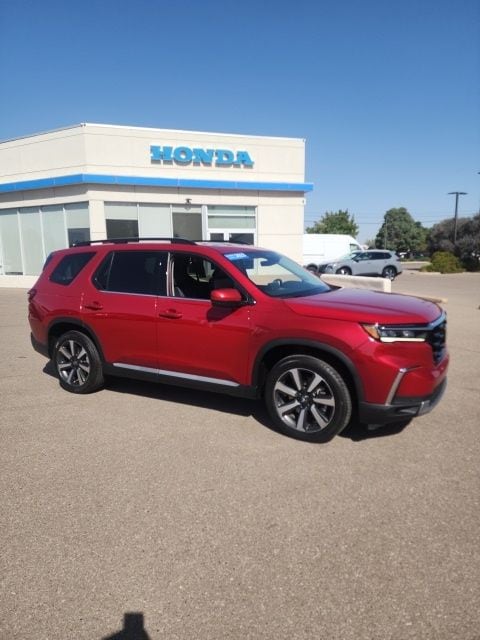 2023 Honda Pilot Touring AWD's photo