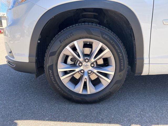 used 2015 Toyota Highlander car, priced at $23,888