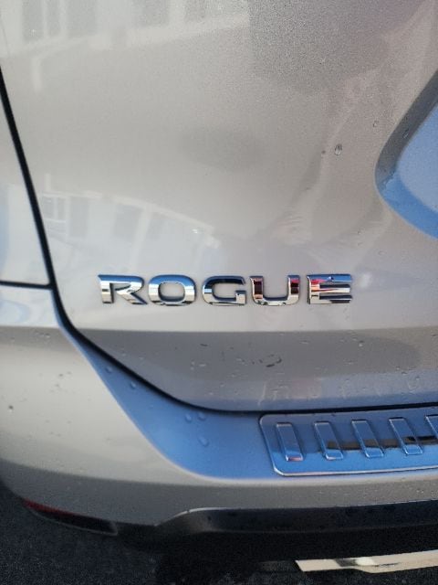 used 2018 Nissan Rogue car, priced at $14,444