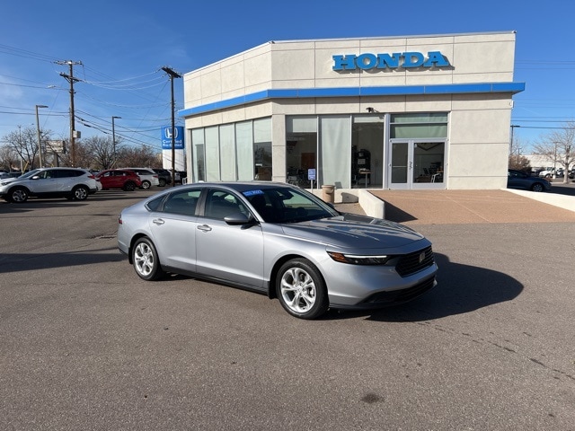 2023 Honda Accord LX's photo