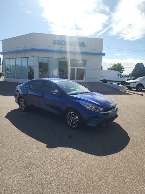 2024 Kia Forte LXS AT's photo