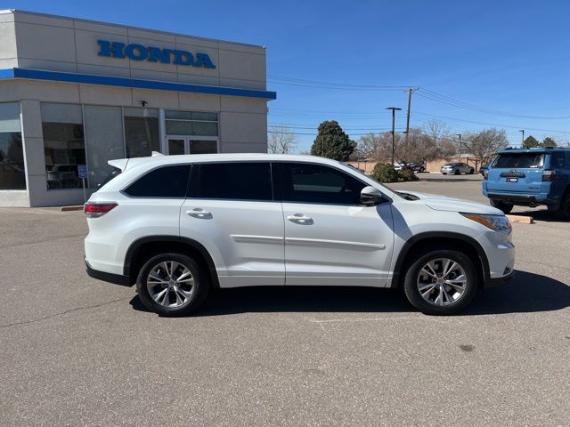used 2015 Toyota Highlander car, priced at $23,888