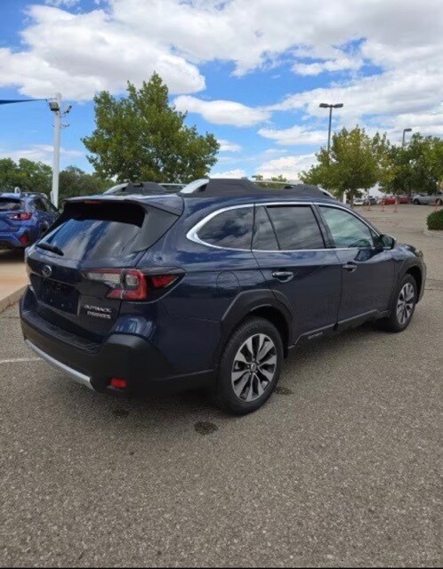 2025 Subaru Outback Touring XT photo 3