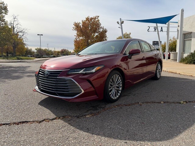2022 Toyota Avalon Hybrid Limited photo 3