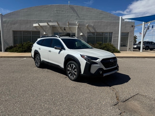 2025 Subaru Outback Touring's photo