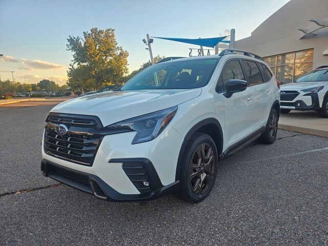 2025 Subaru Ascent Limited photo 2