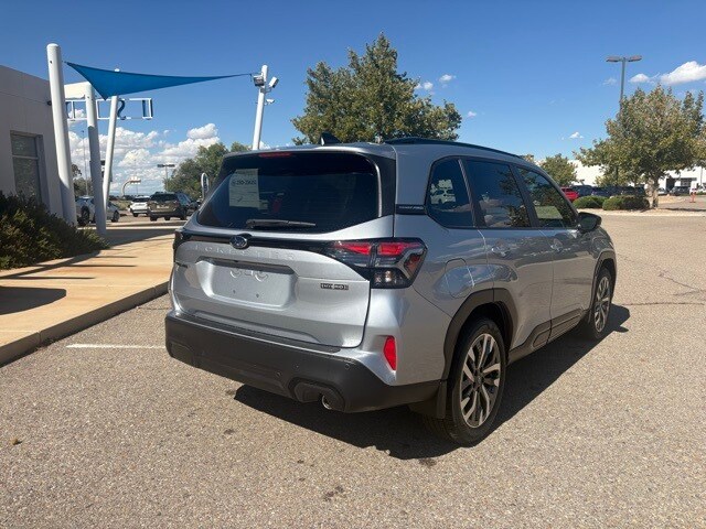 2025 Subaru Forester Touring photo 4