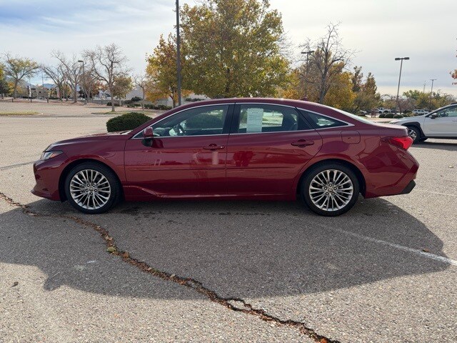 2022 Toyota Avalon Hybrid Limited photo 4