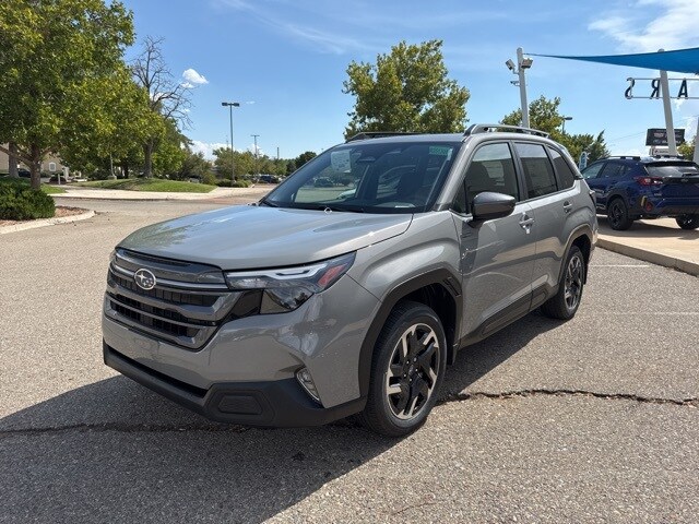 2025 Subaru Forester Premium photo 2