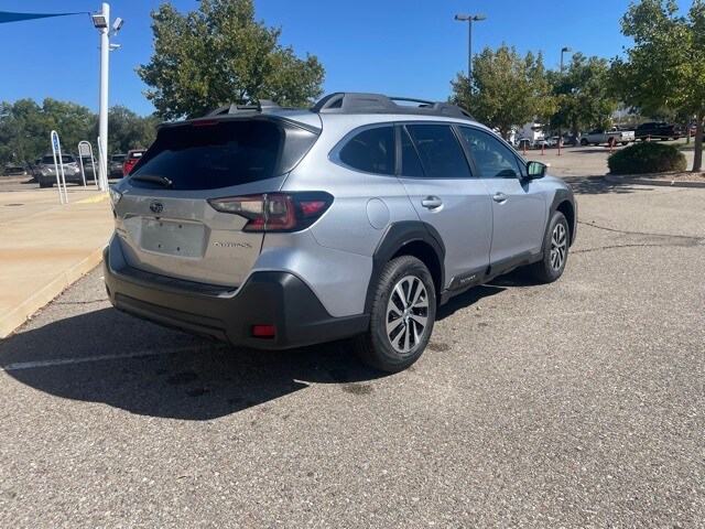 2025 Subaru Outback Premium photo 3