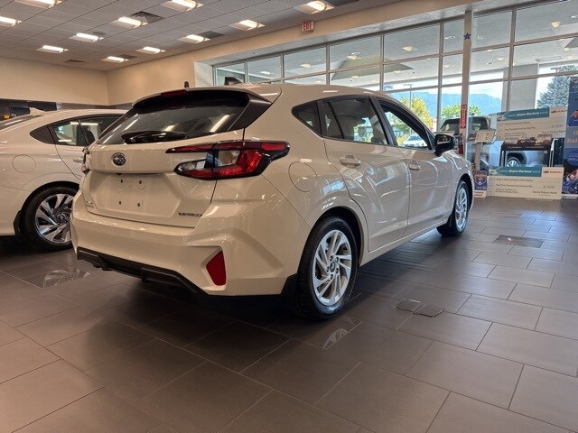 2025 Subaru Impreza Base photo 3