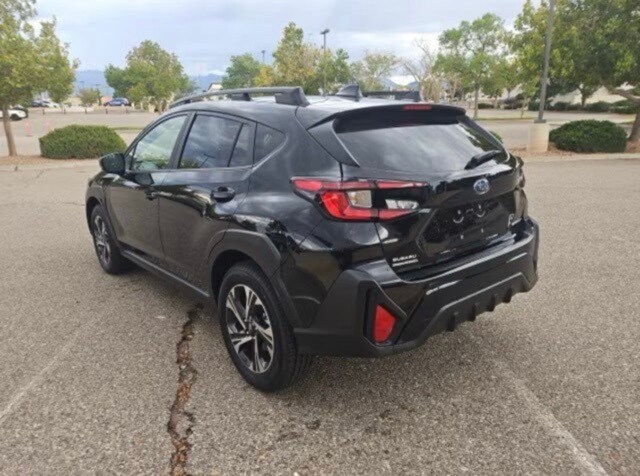 2025 Subaru Crosstrek Premium photo 2