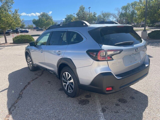 2025 Subaru Outback Premium photo 2