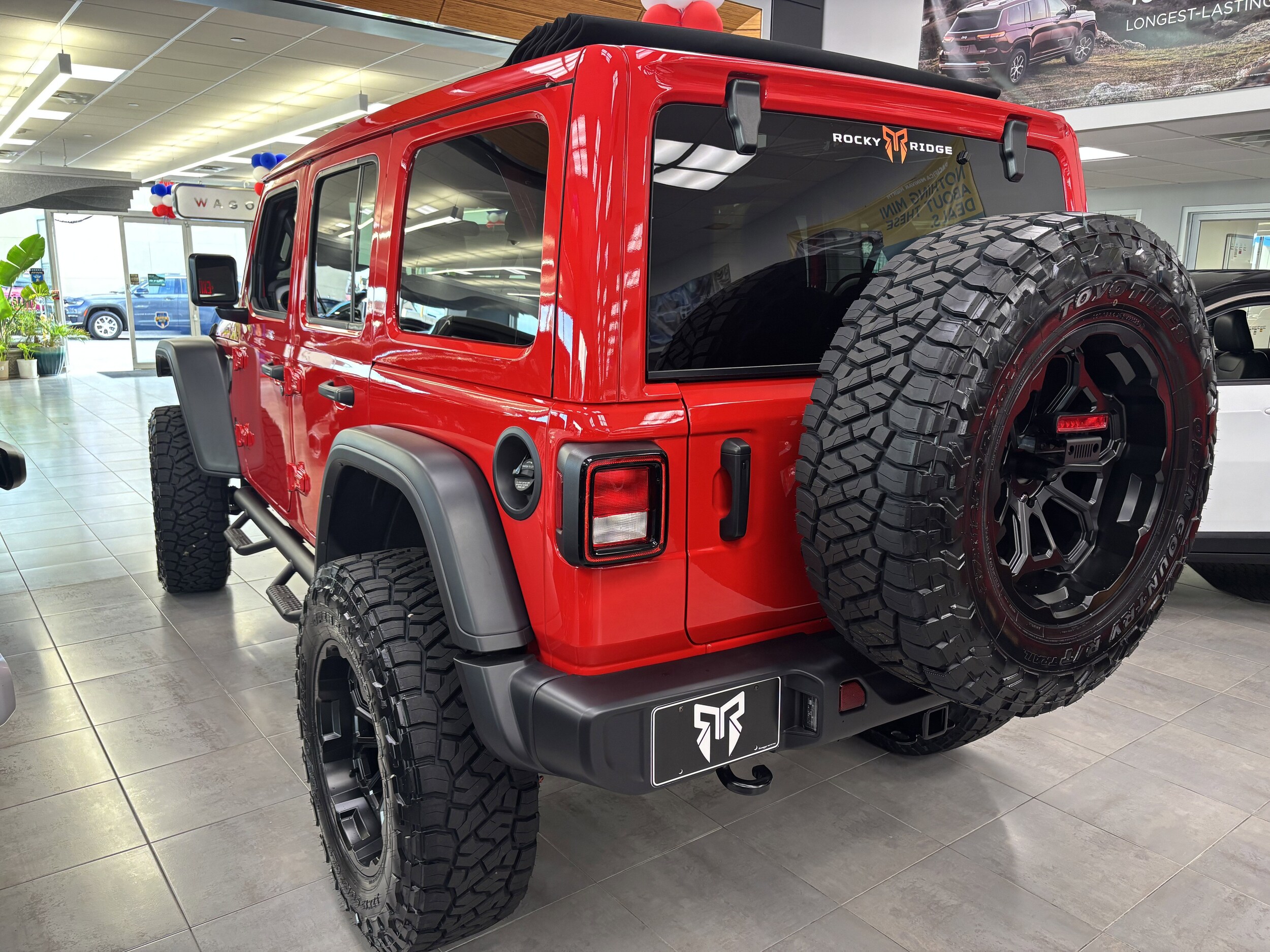2025 Jeep Wrangler Willys photo 4