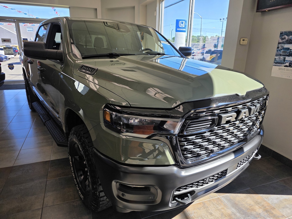 New 2026 Ram 1500 WARLOCK CREW CAB 4X4 5'7 BOX Pickup