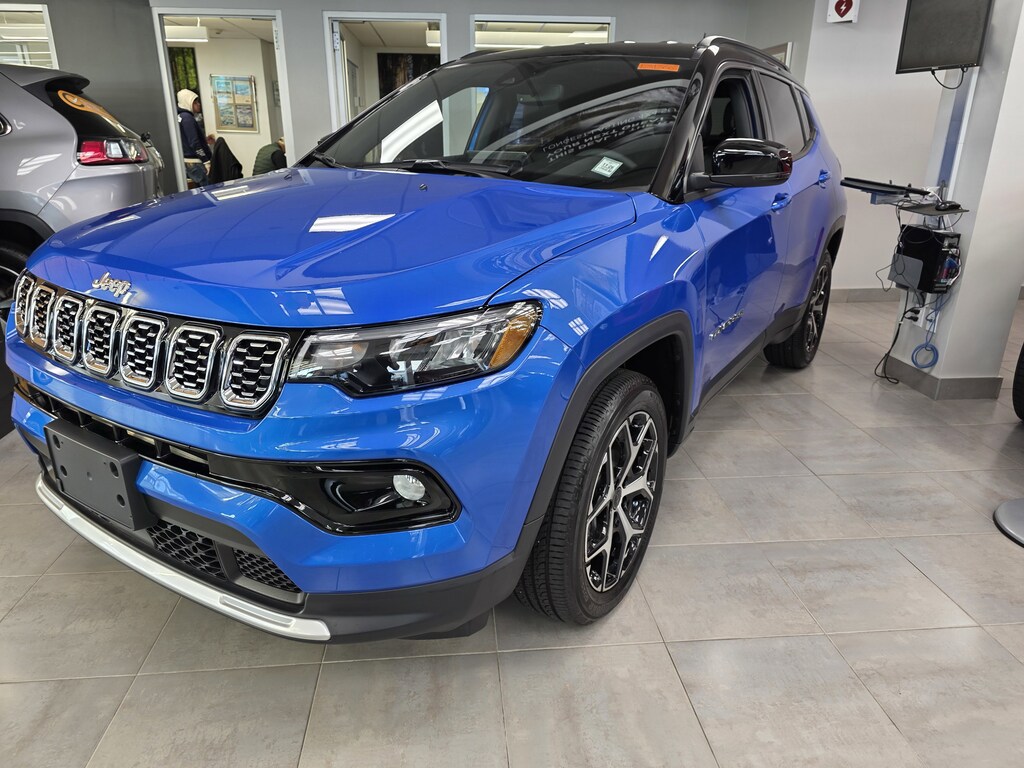 Used 2025 Jeep Compass Limited Limited 4x4