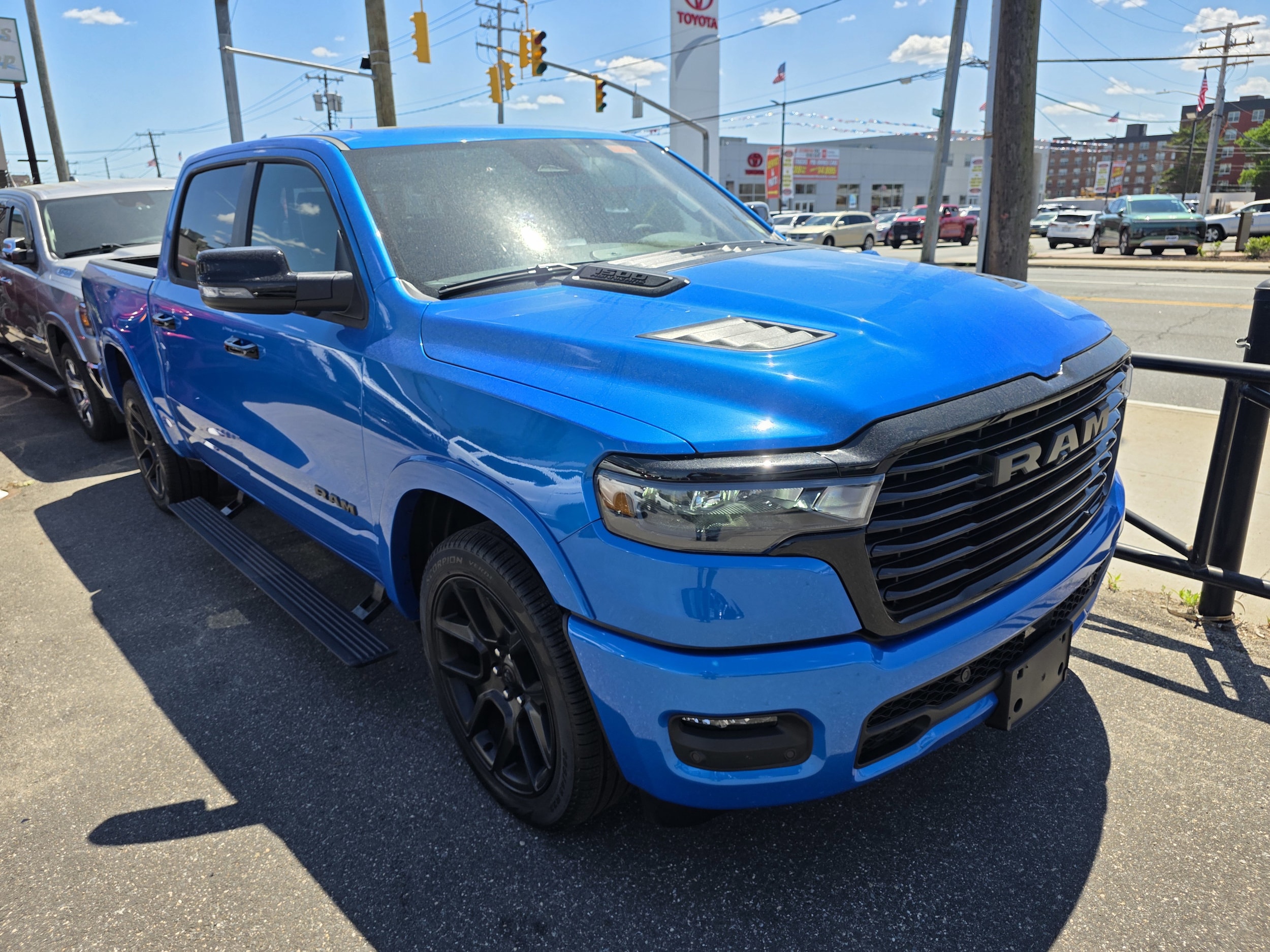 2026 RAM 1500 Laramie 4x4 Crew Cab 5'7's photo