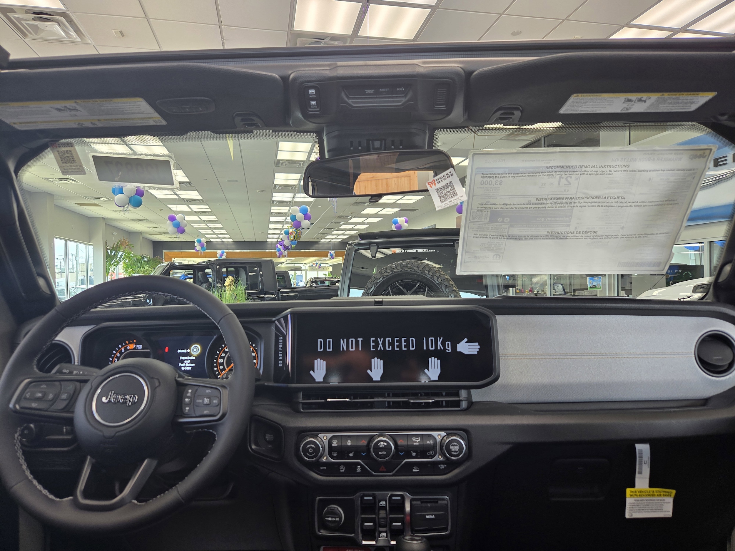 2025 Jeep Wrangler 4-Door Willys - Photo 10