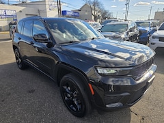 Used 2023 Jeep Grand Cherokee Altitude Altitude 4x4 for sale in Long Island