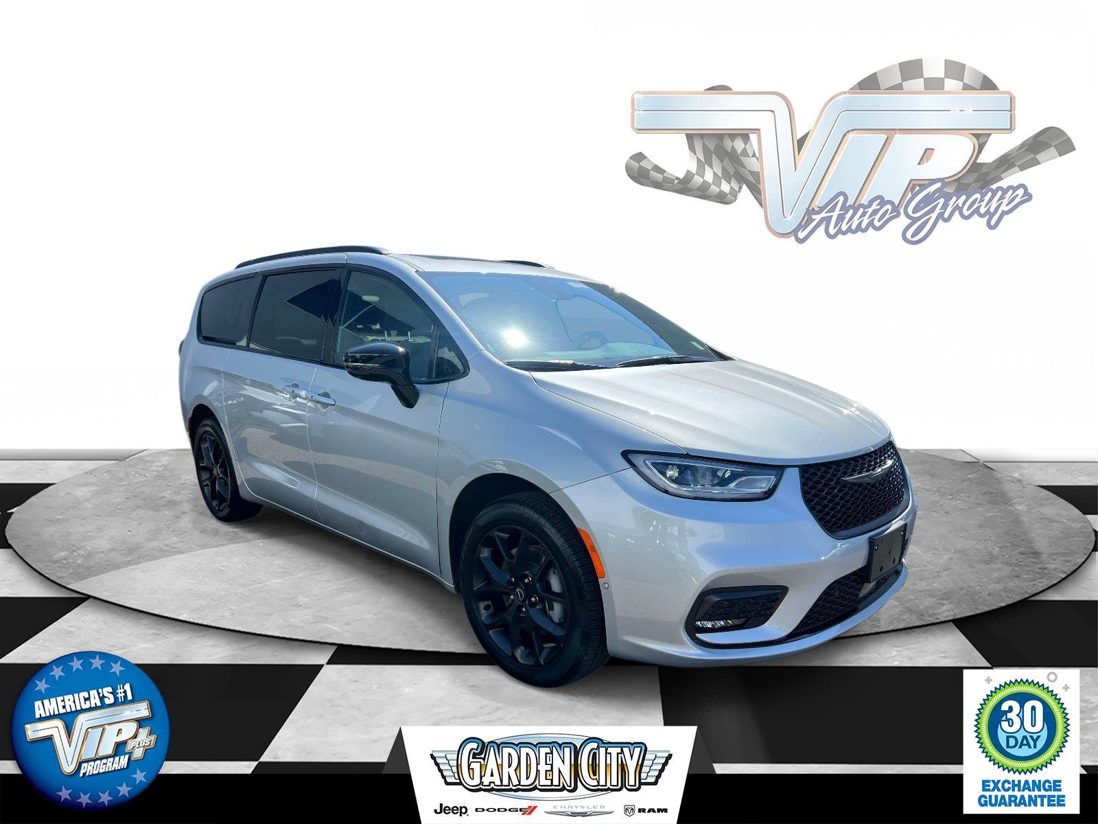 2026 Chrysler Pacifica Limited AWD's photo