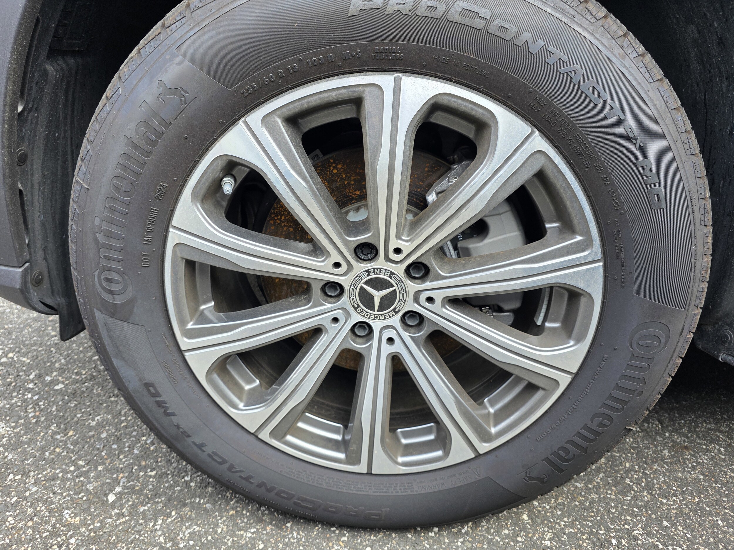 2025 Mercedes Benz GLC 300 photo 3