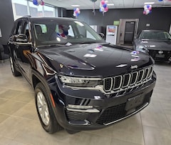 Used 2023 Jeep Grand Cherokee Limited Limited 4x4 for sale in Long Island