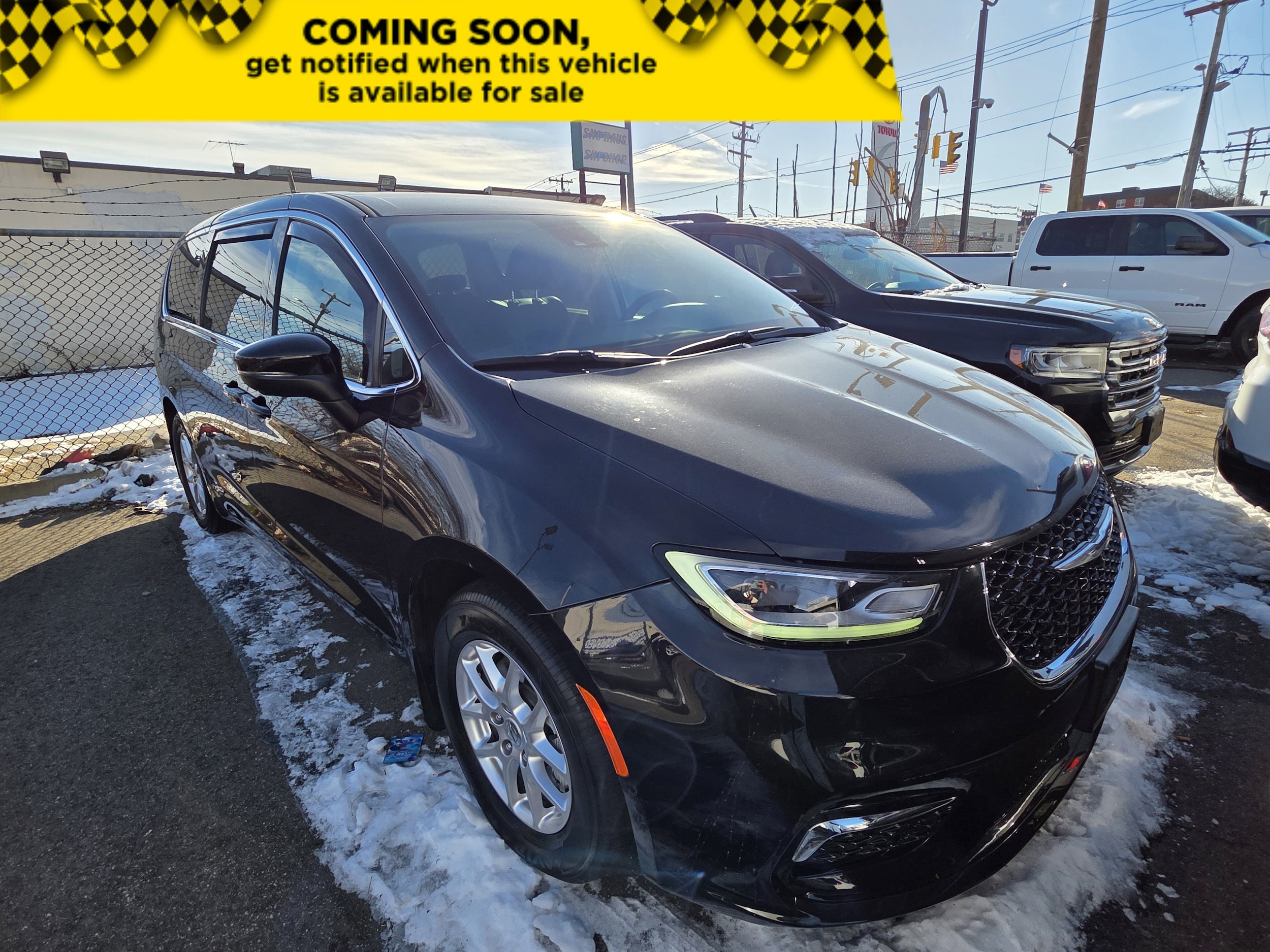 2023 Chrysler Pacifica Touring L