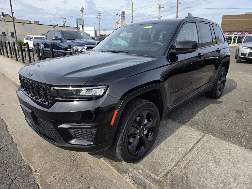 Certified 2023 Jeep Grand Cherokee Altitude Altitude 4x4